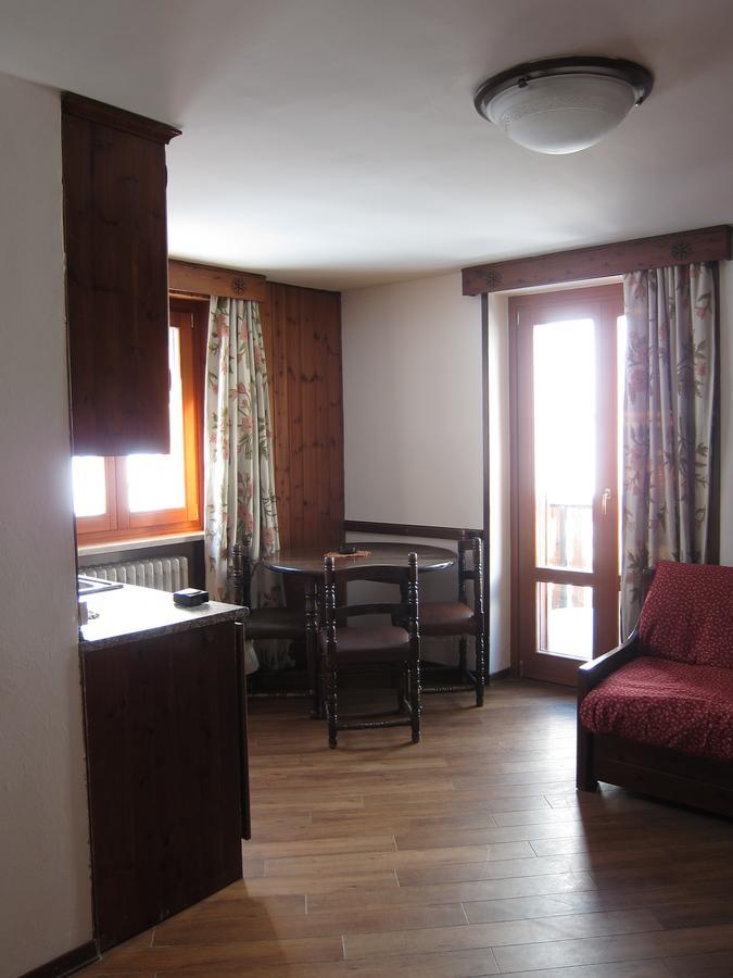 Residence Castelli Breuil-Cervinia Exteriör bild