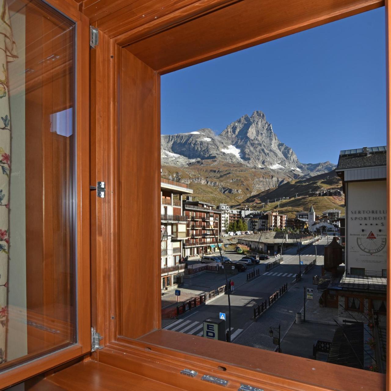 Residence Castelli Breuil-Cervinia Exteriör bild